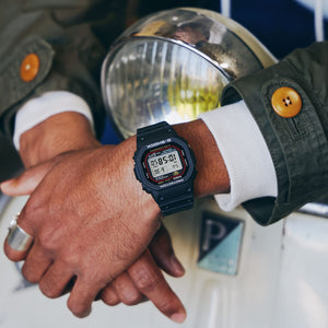 CASIO-DW-5000R-1AER-lifestyle-8