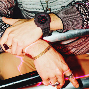 CASIO-GA-2100K-5ADR-lifestyle-8