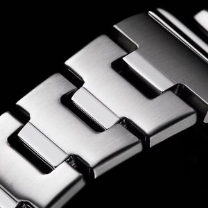 casio-GM-2110D-4AER-strap