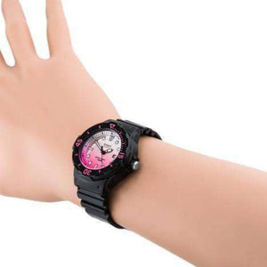 casio-LRW-200H-4EVDR-wrist