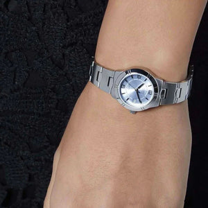 casio-LTP-1241D-2ADF-wrist