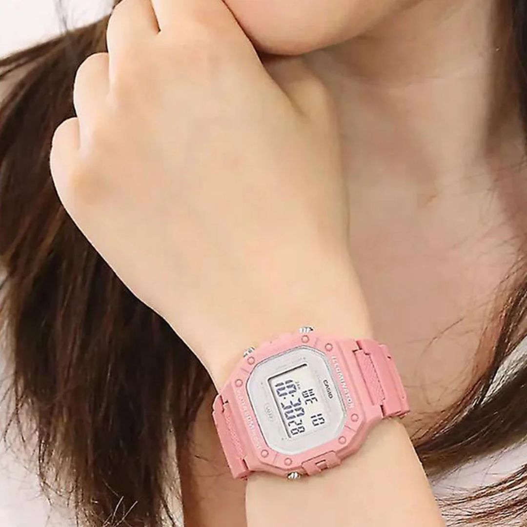 casio-W-218HC-4AVDF-wrist