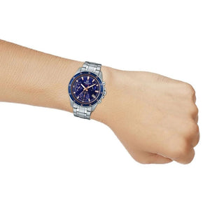 casio-efv-540d-2avudf-onwrist