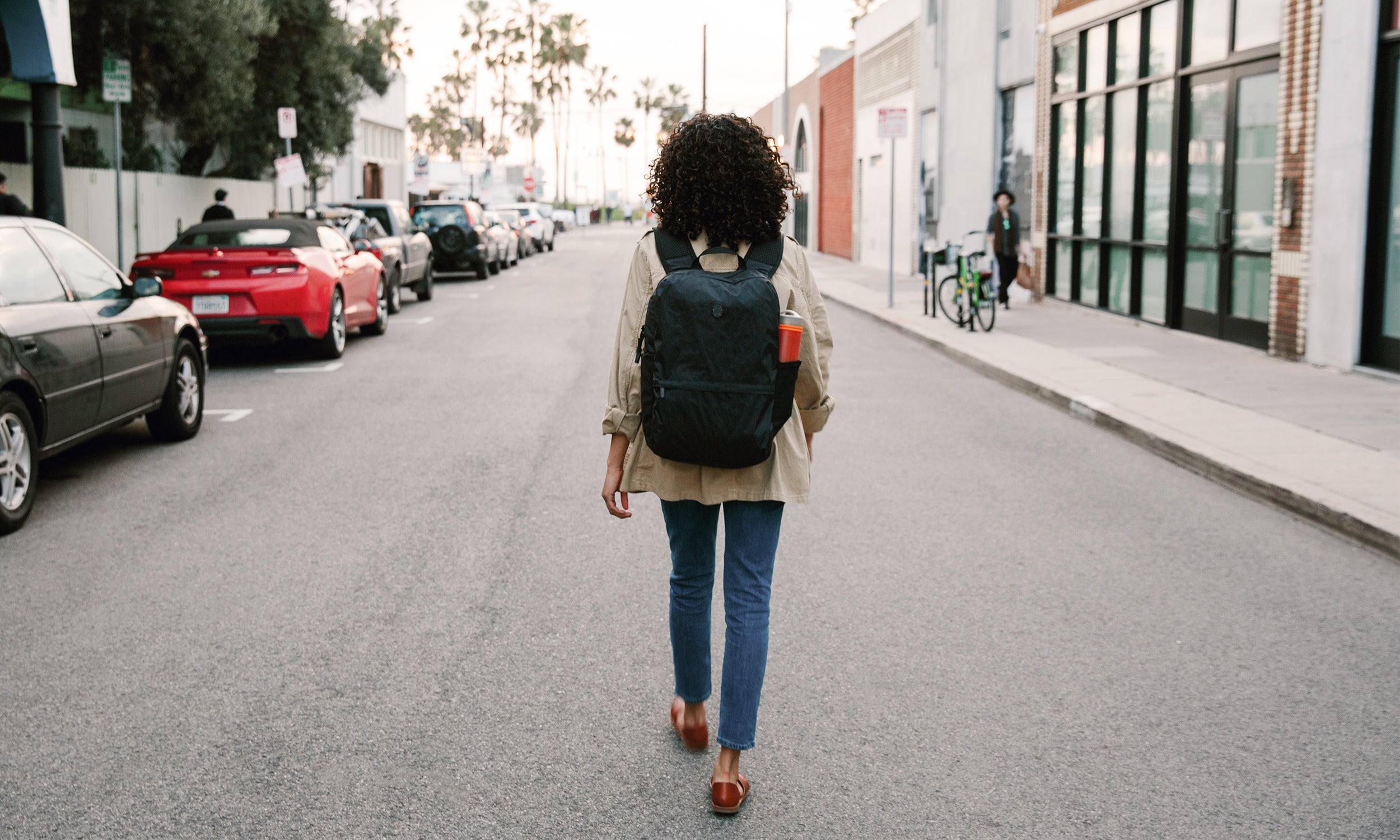 Must-Bring Gadgets For Trips - GadgetiCloud blog portable gadget travel must bring