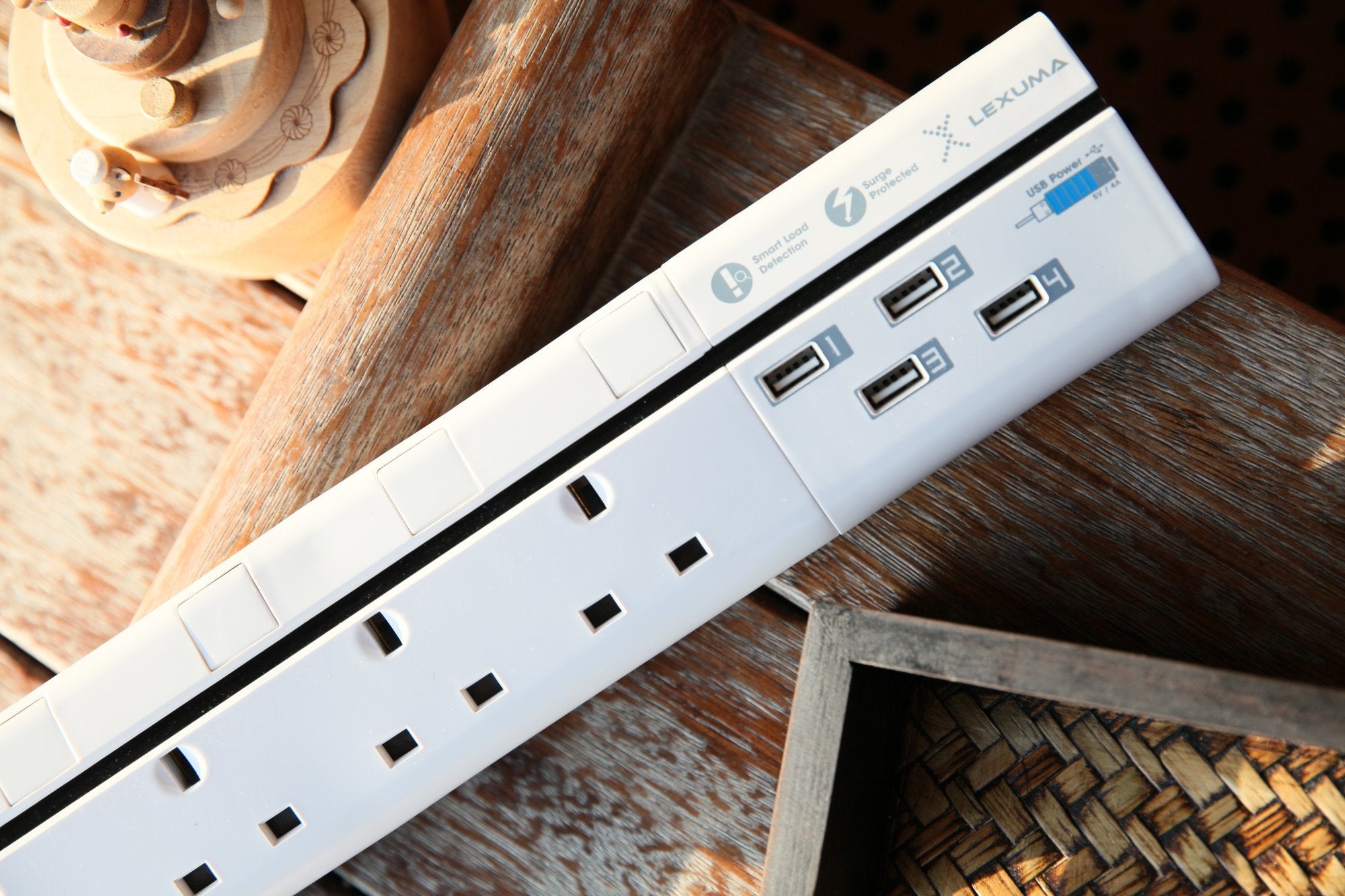 ❖GadgetiCloud offers Different Types Of Charging Gadgets❖ Charging is needed for all types of electronics. At GadgetiCloud, you can find USB surge protected power strips (UK & US Type),
