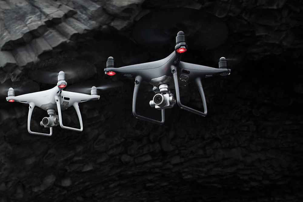 ❖ GadgetiCloud offers powerful drones and accessories ❖    Drones help us take stunning up-sky videos and photos. 