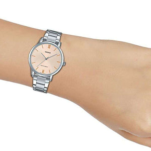 casio-LTP-VT01D-4BUDF-wrist