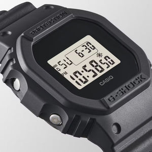 casio-dwe-5657re-1er-closeup