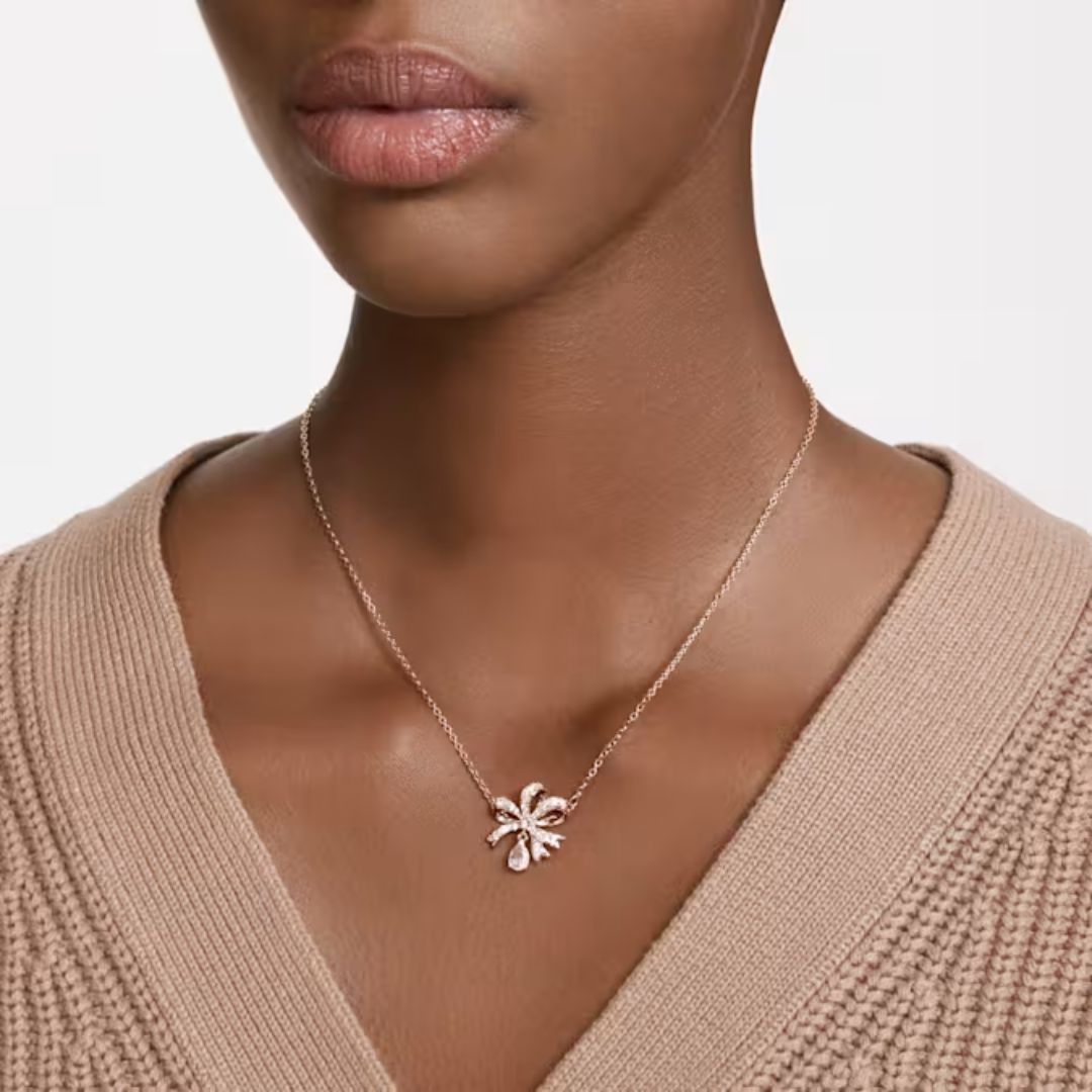 swarovski-5656741-small-white-rose-gold-tone-plated-volta-necklace-bow