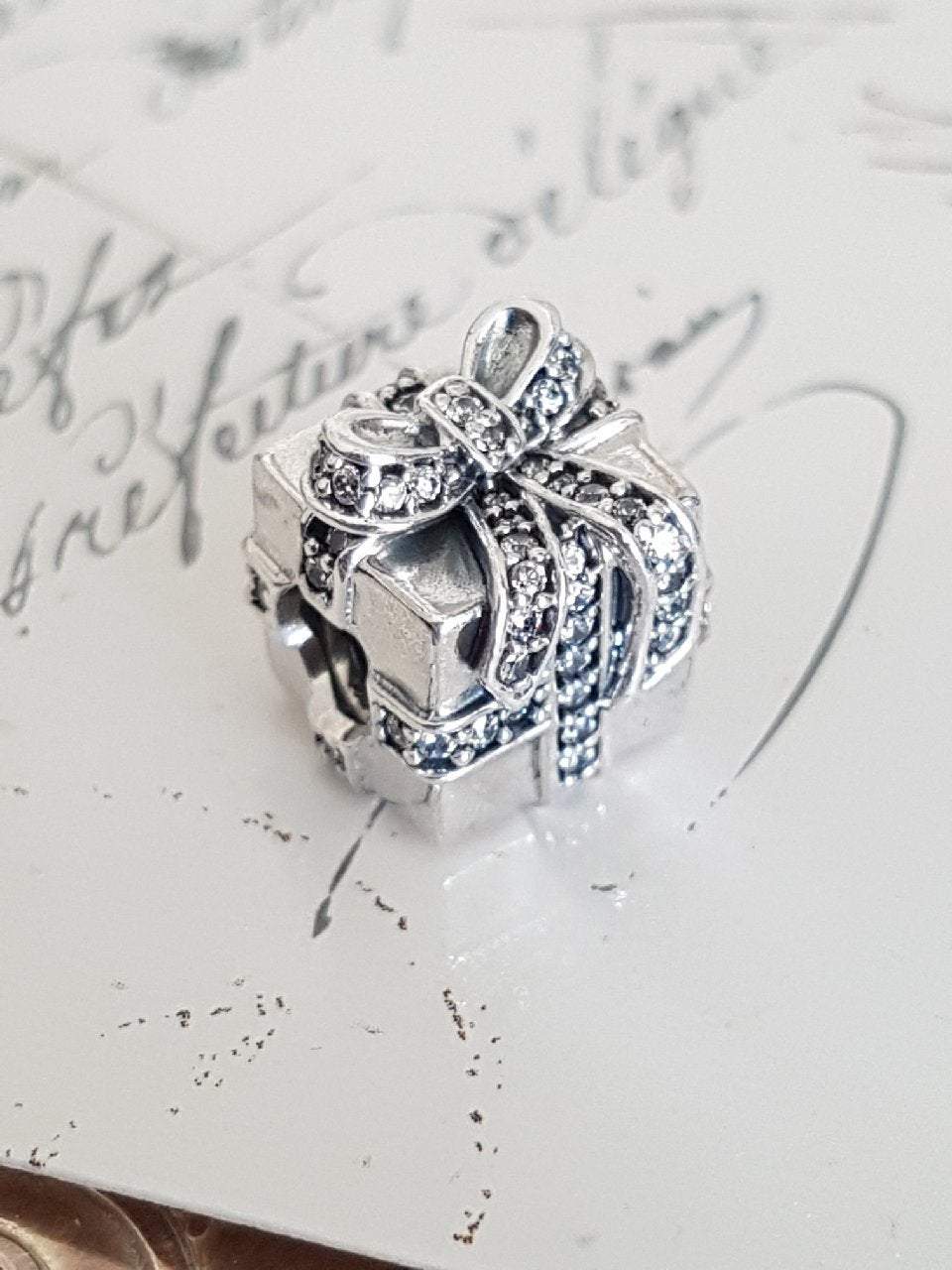 Pandora Sparkling Present Charm  #791400CZ